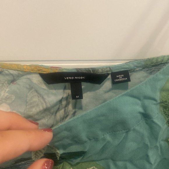 Vero Moda tank top size medium - Picture 4 of 7